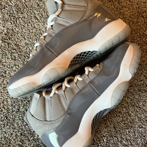 Jordan 11 Wolf Grey size 8.5